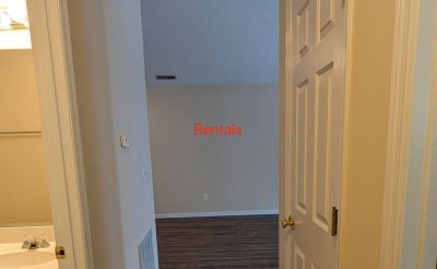 5411 Hester (24)_hallway to great room